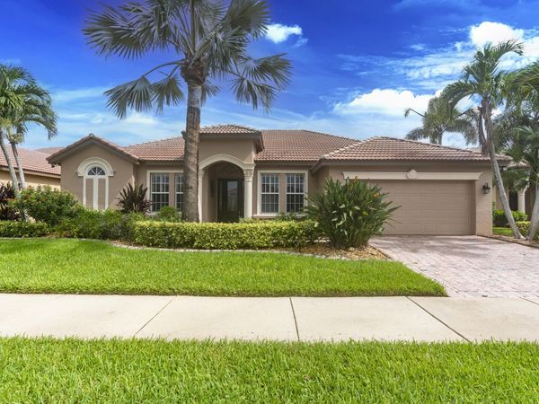918 SW Grand Reserves Boulevard, Port St. Lucie, FL 34986