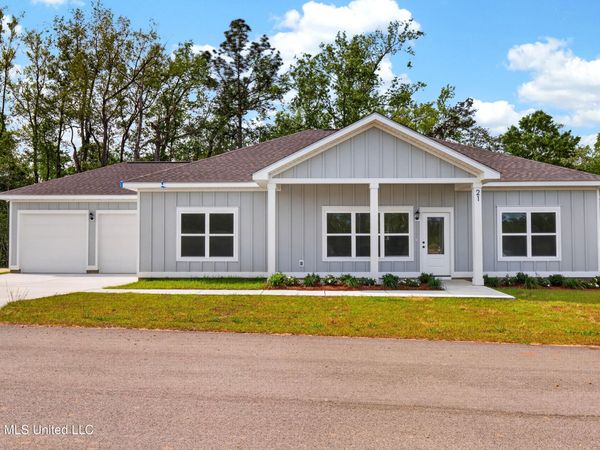 21 Shadow Wood Drive, McHenry, MS 39561