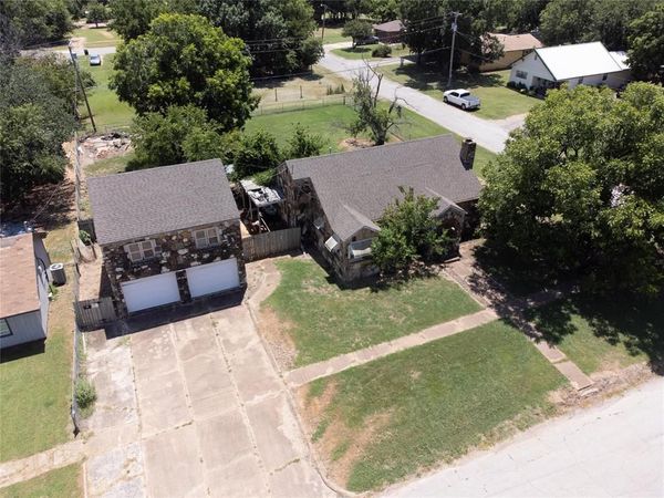 230 W Colorado Street, Walters, OK 73572
