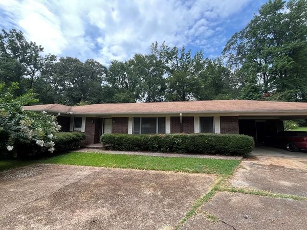 131 Rochelle Dr., Calhoun City, MS 38916