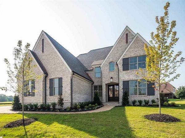 712 E CYPRESS VIEW CIR, Collierville, TN 38017