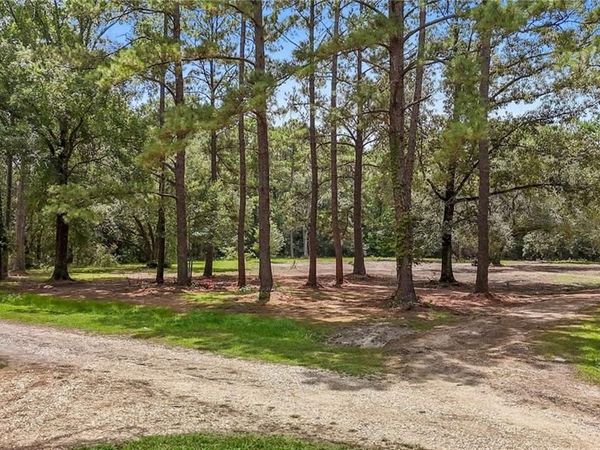745 BREWSTER Road, Madisonville, LA 70447