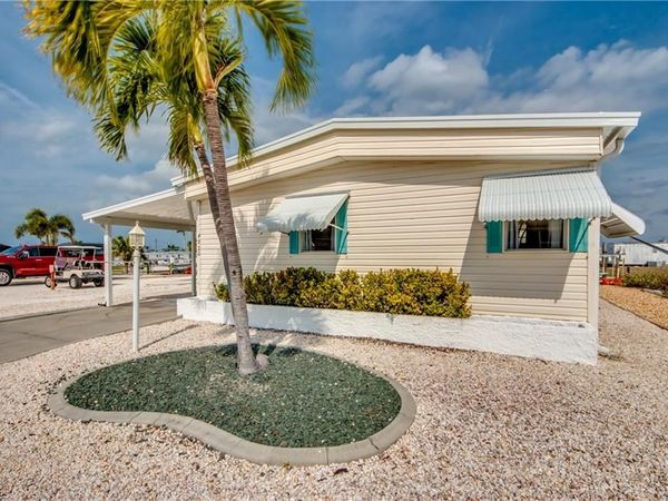 4920 Gulfgate LN, ST. JAMES CITY, FL 33956