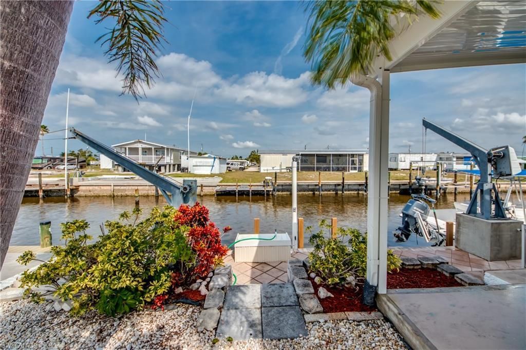 4920 Gulfgate Ln, Saint James City, FL 33956 Photo