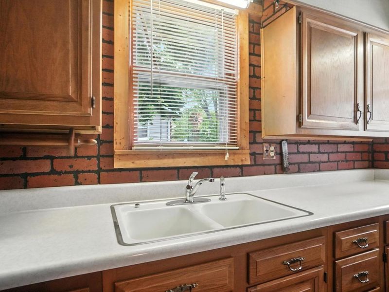 292 N Main Street, London, OH 43140 Photo 11