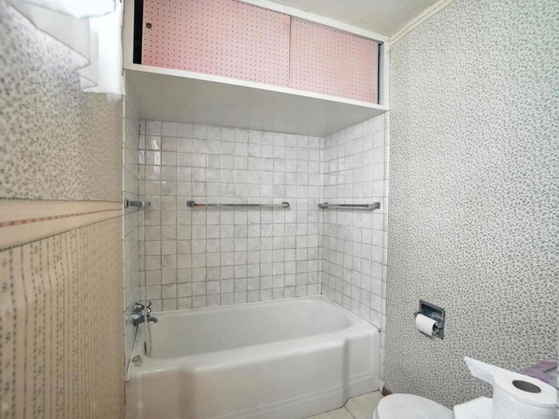 292 N Main Street, London, OH 43140 Photo 24