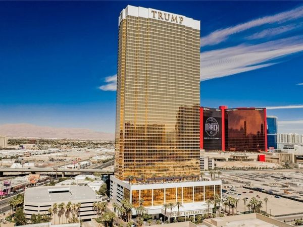 2000 FASHION SHOW Drive, Unit 2723, Las Vegas, NV 89109