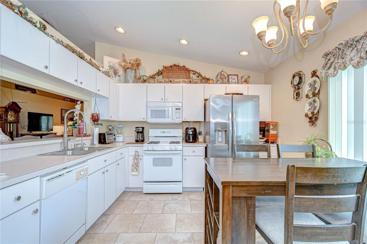 24510 Landing Drive, Lutz, FL 33559 Photo