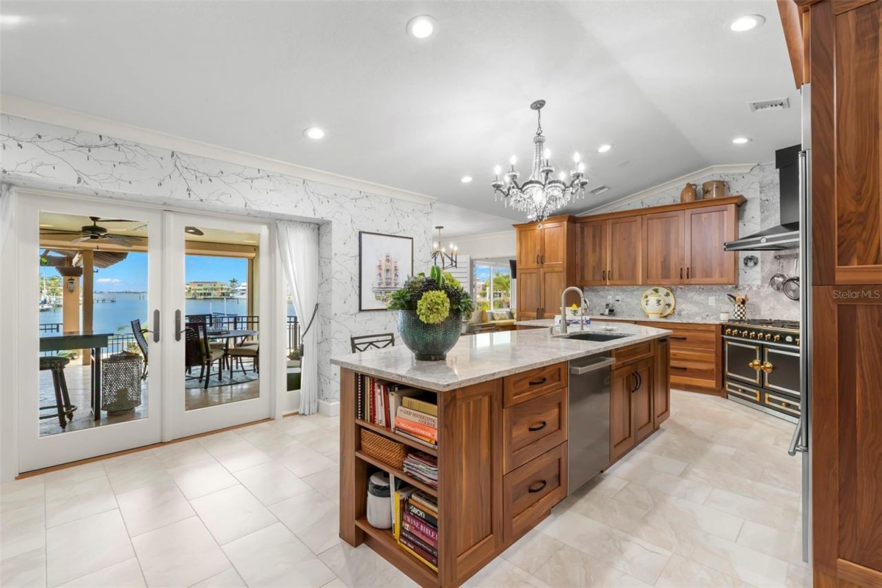 5914 Skimmer Point Boulevard S, Gulfport, FL 33707 Photo