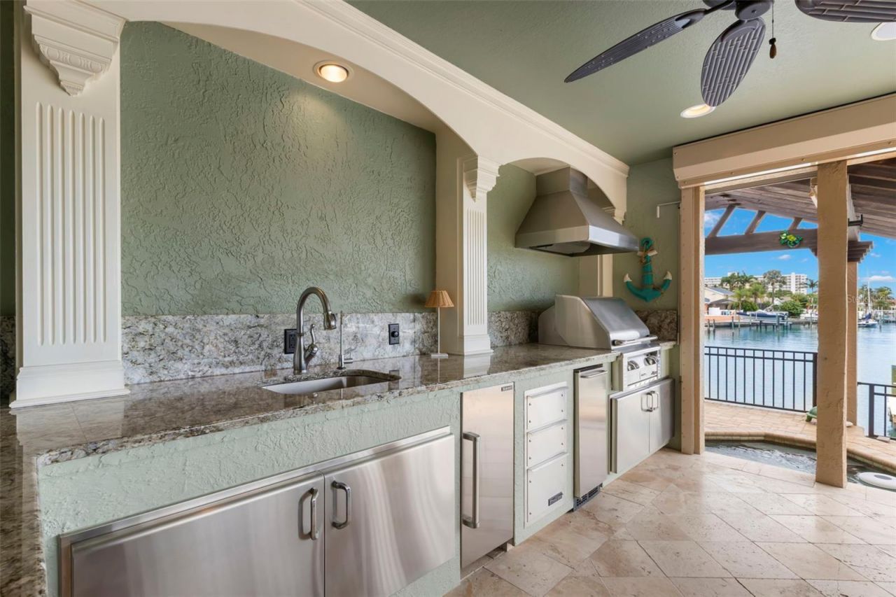 5914 Skimmer Point Boulevard S, Gulfport, FL 33707 Photo