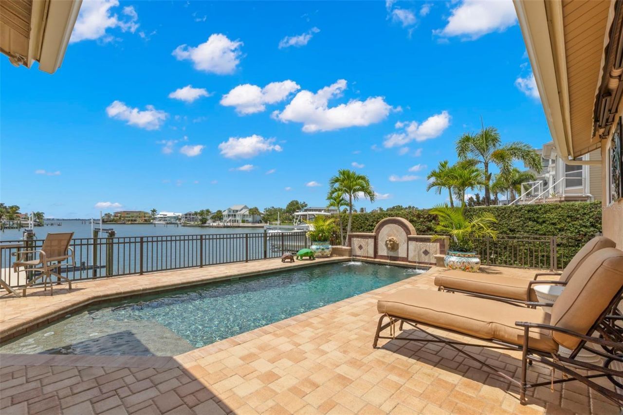 5914 Skimmer Point Boulevard S, Gulfport, FL 33707 Photo