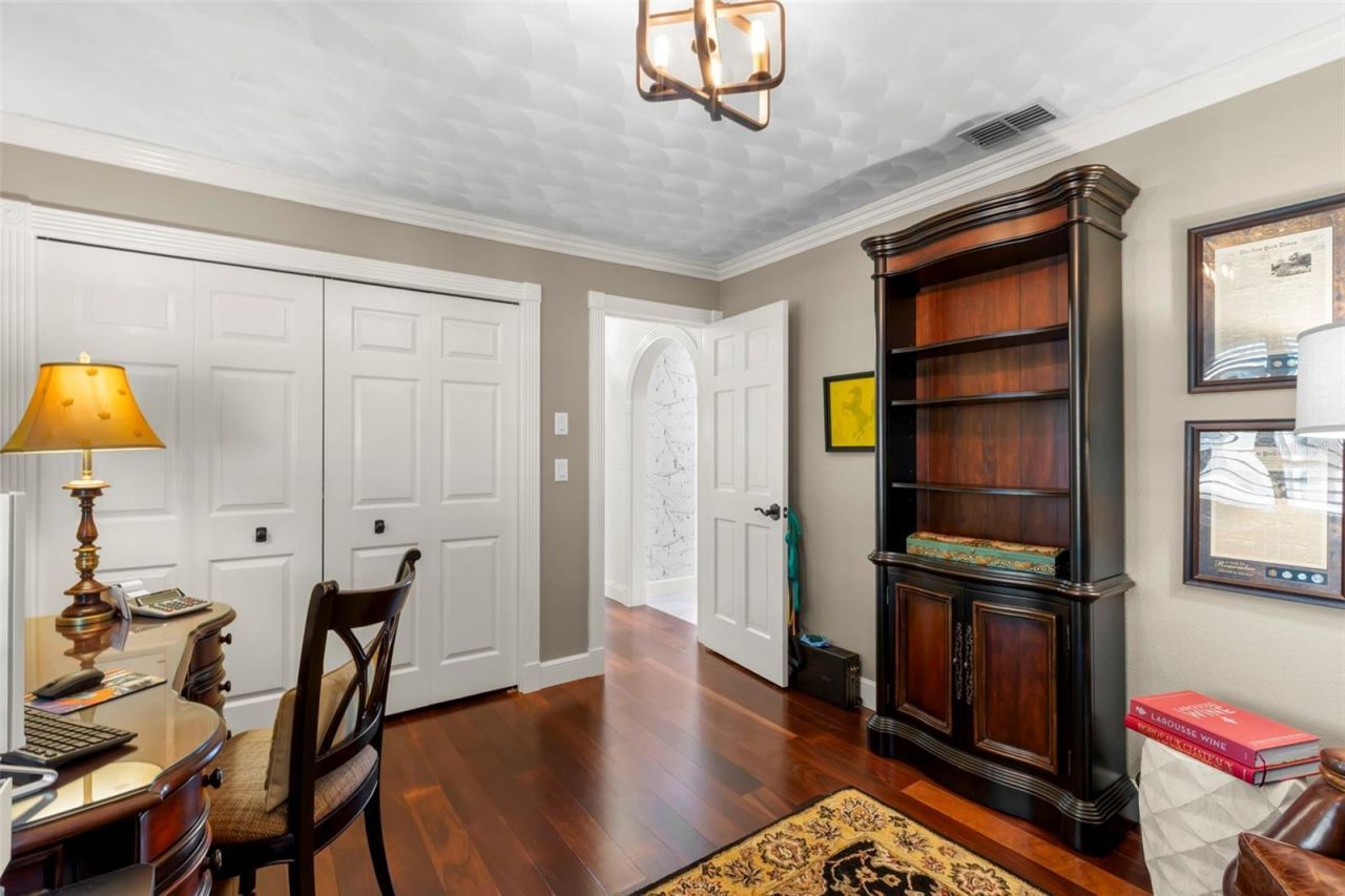 5914 Skimmer Point Boulevard S, Gulfport, FL 33707 Photo