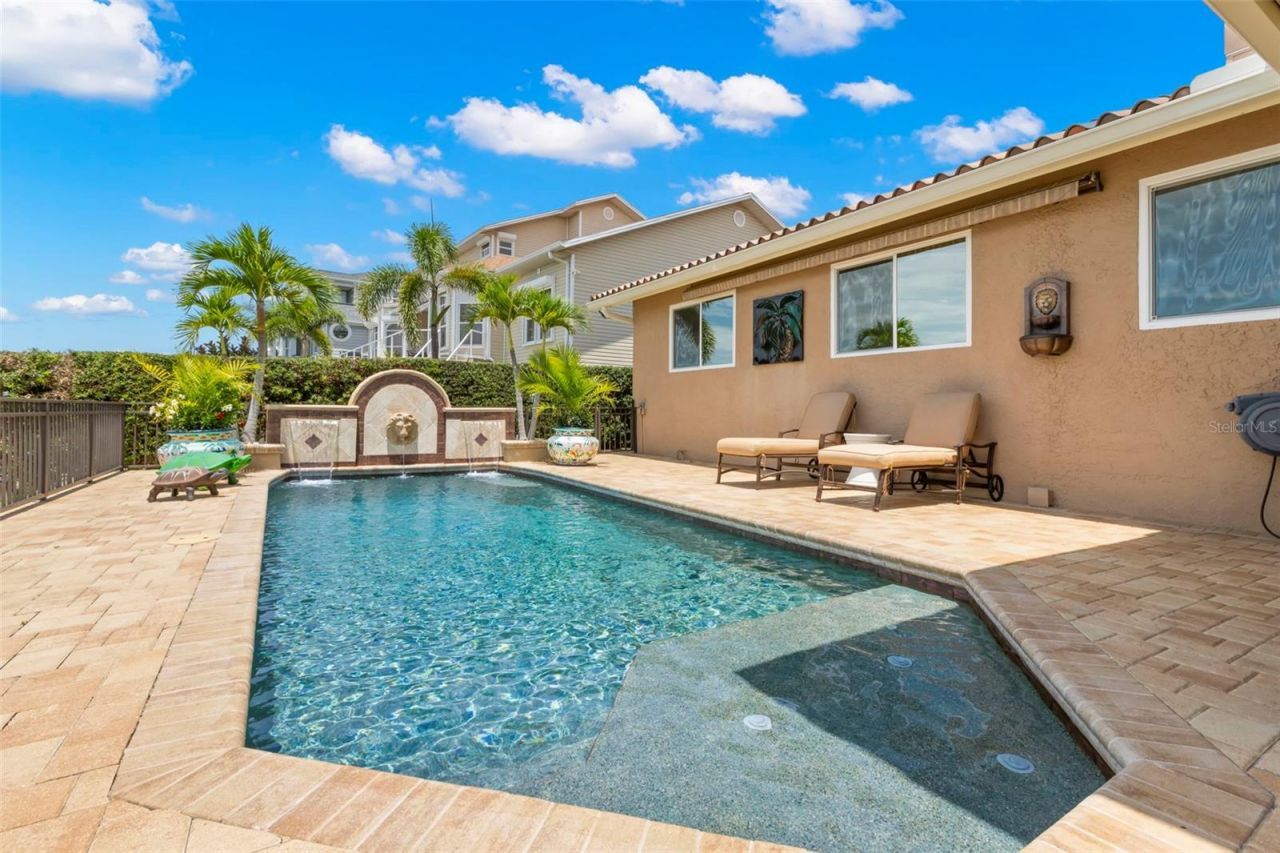 5914 Skimmer Point Boulevard S, Gulfport, FL 33707 Photo