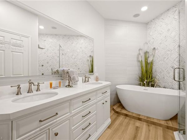 2180 Arielle DR, Unit 810, NAPLES, FL 34109