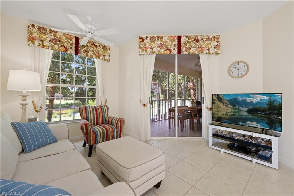 2180 Arielle Dr, Unit 810, Naples, FL 34109 Photo