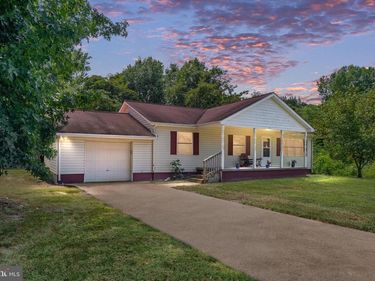 100 LATANE DRIVE, COLONIAL BEACH, VA 22443