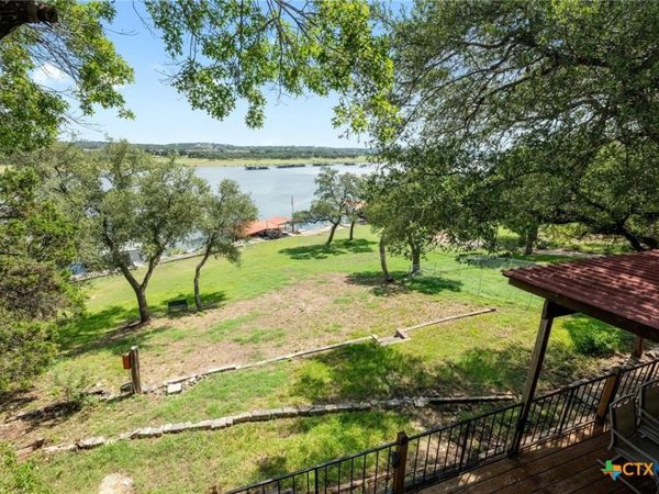 20926 W Lakeshore Drive, Spicewood, TX 78669