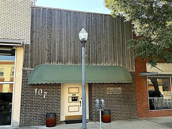107 S Wewoka Avenue, Wewoka, OK 74884