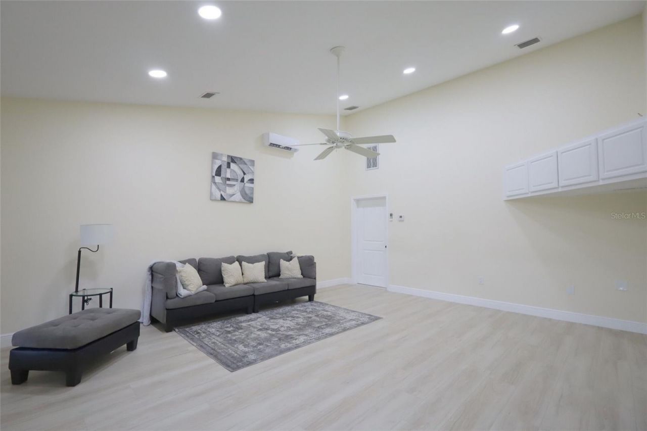 6151 Silver Oaks Drive, Zephyrhills, FL 33542 Photo