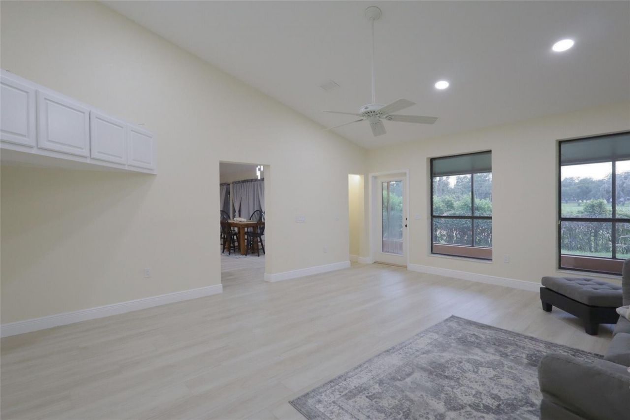 6151 Silver Oaks Drive, Zephyrhills, FL 33542 Photo