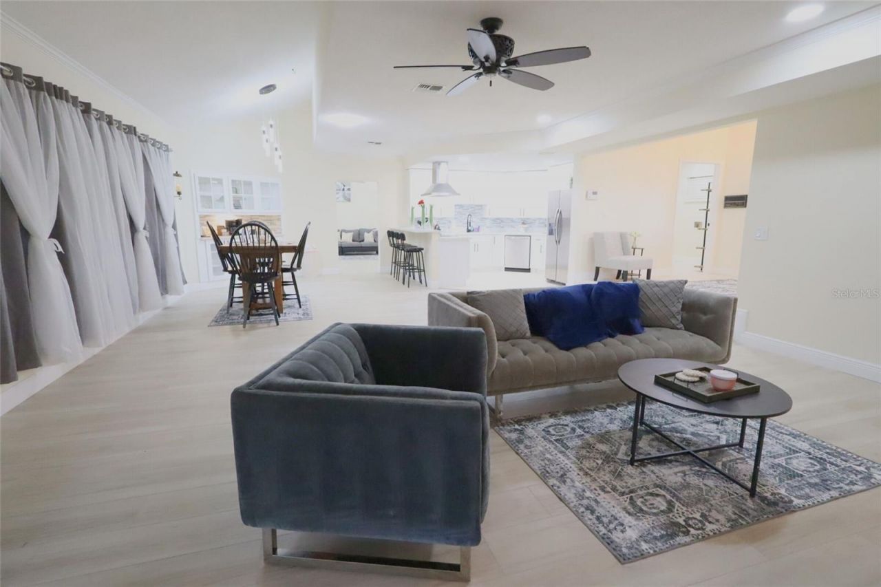 6151 Silver Oaks Drive, Zephyrhills, FL 33542 Photo