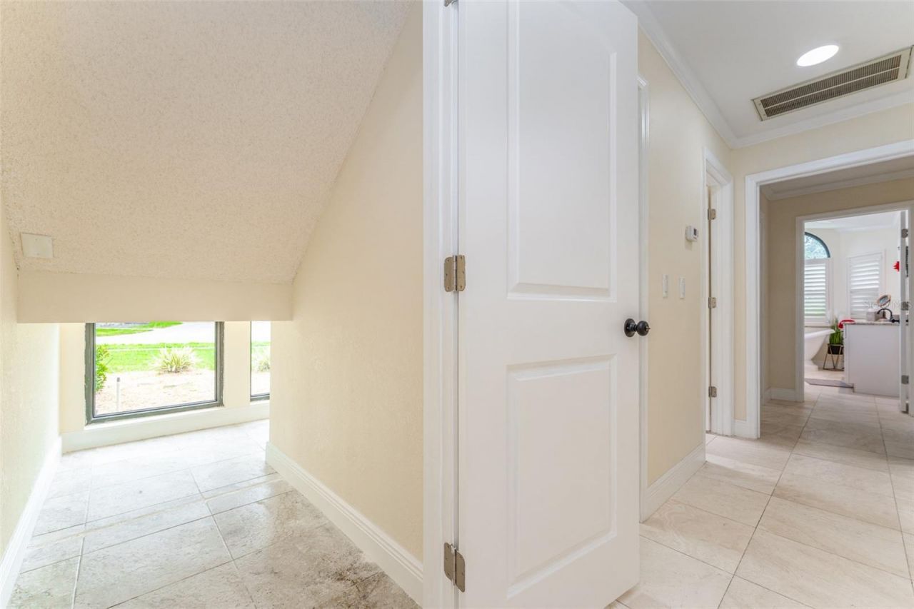 6151 Silver Oaks Drive, Zephyrhills, FL 33542 Photo