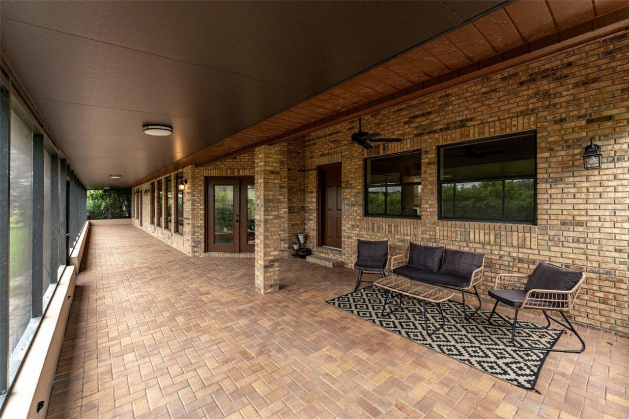 6151 Silver Oaks Drive, Zephyrhills, FL 33542 Photo