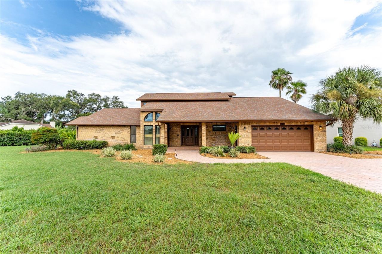 6151 Silver Oaks Drive, Zephyrhills, FL 33542 Photo