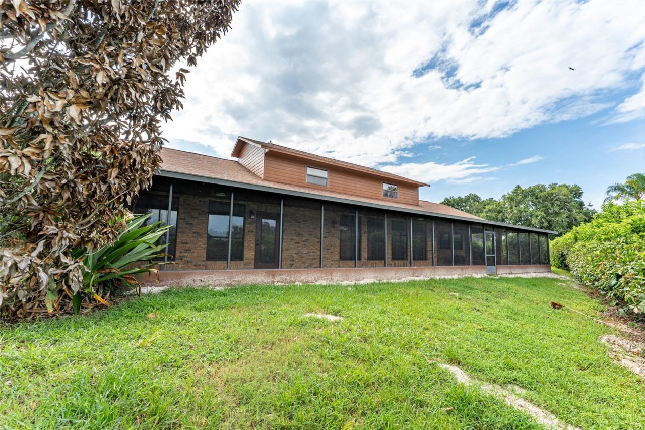 6151 Silver Oaks Drive, Zephyrhills, FL 33542 Photo