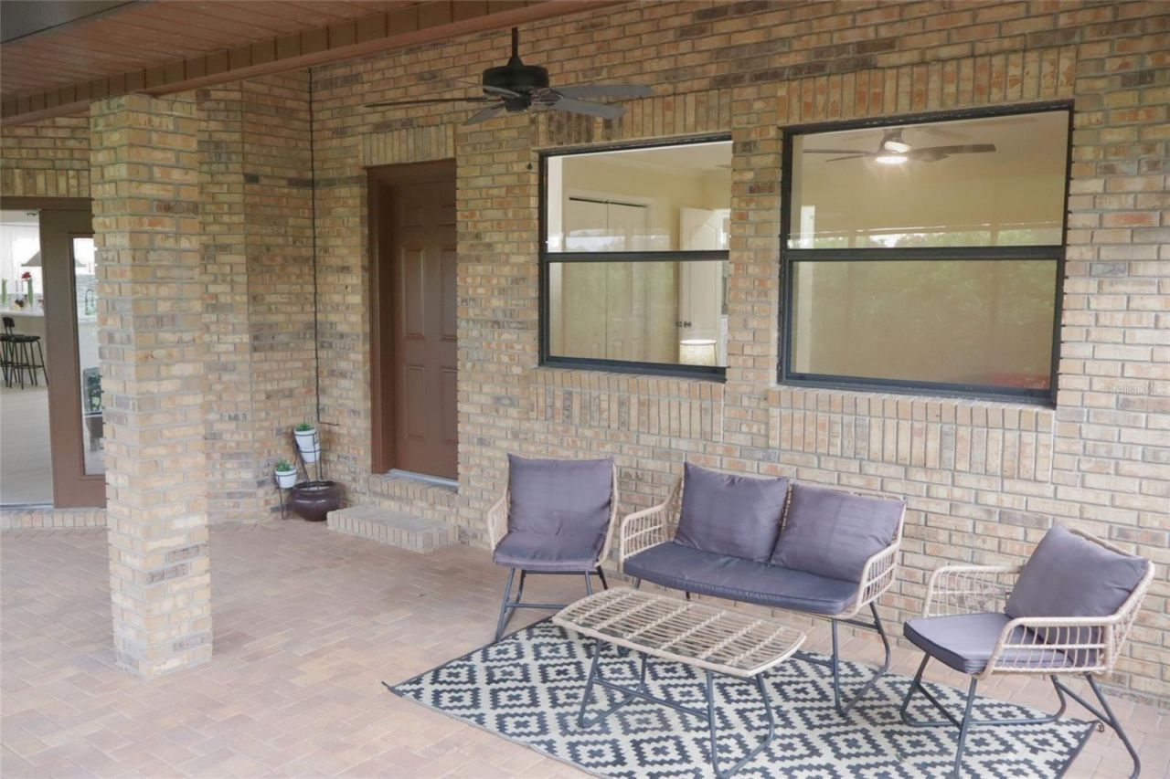 6151 Silver Oaks Drive, Zephyrhills, FL 33542 Photo