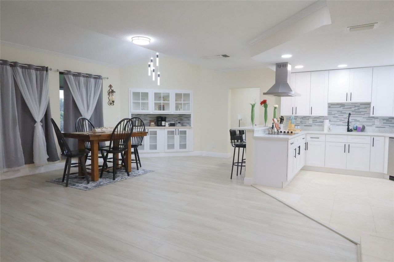 6151 Silver Oaks Drive, Zephyrhills, FL 33542 Photo