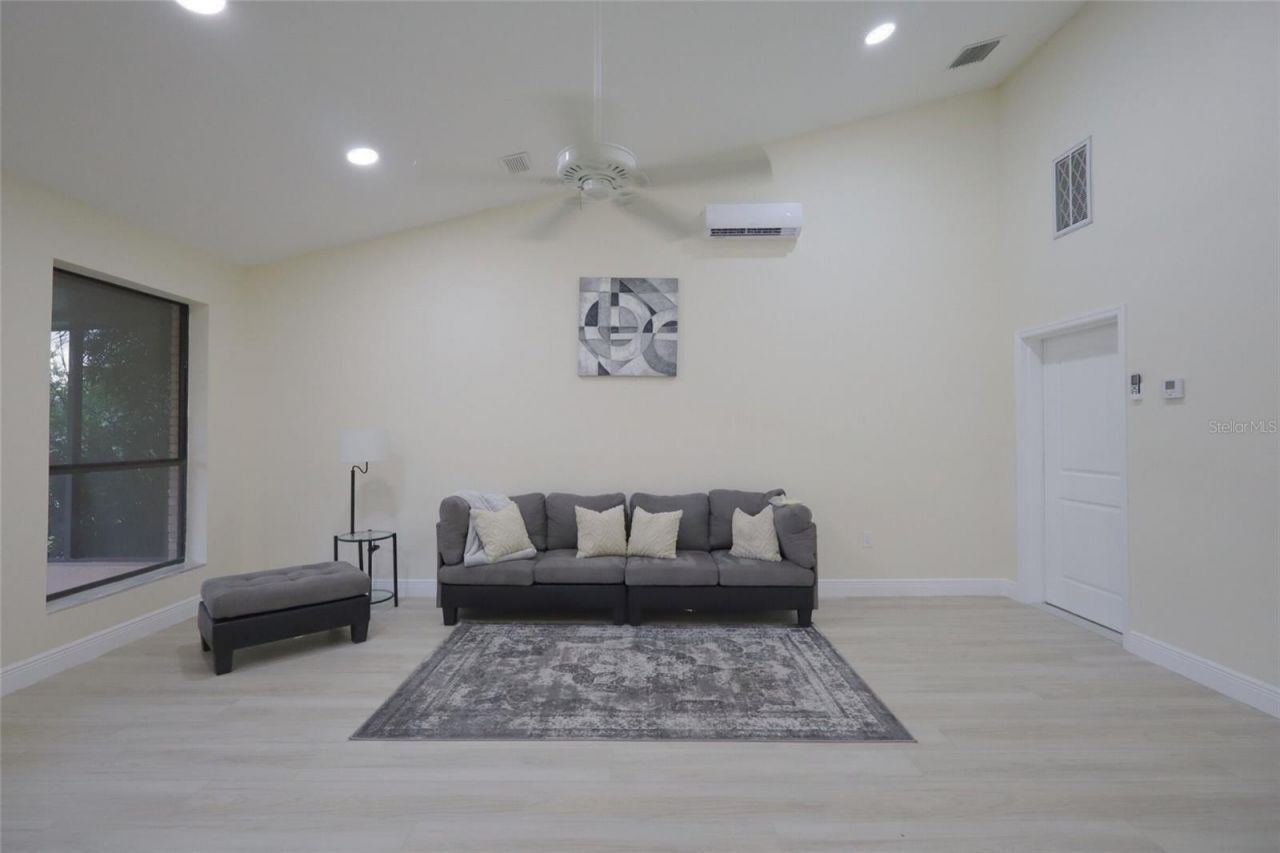 6151 Silver Oaks Drive, Zephyrhills, FL 33542 Photo