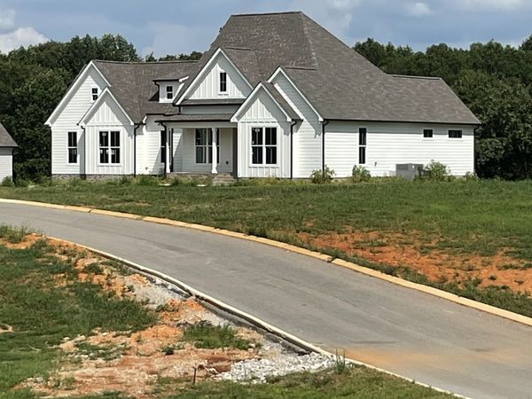 74 Summerlake Ct, Winchester, TN 37398