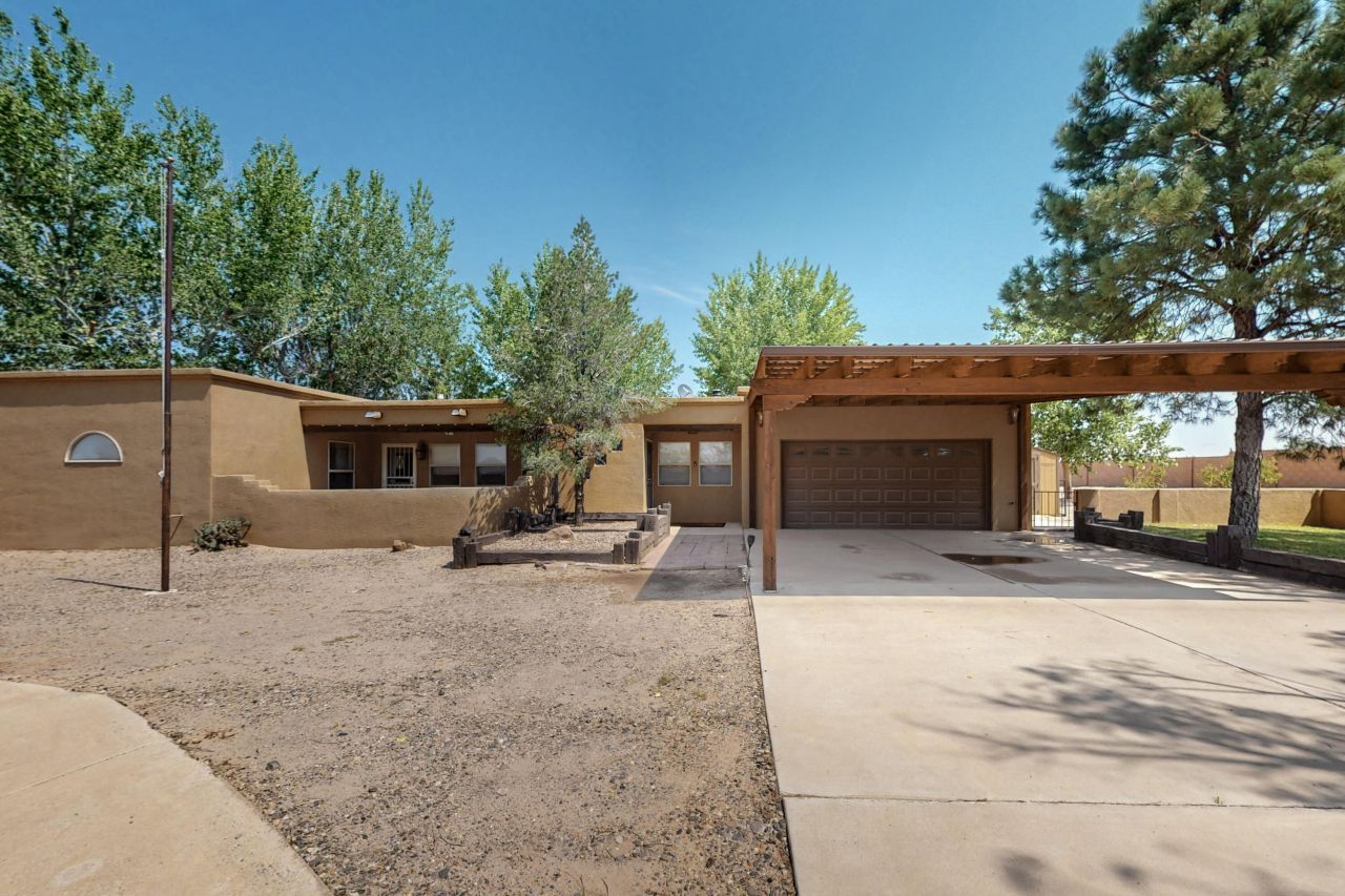 17 Frances Road, Los Lunas, NM 87031 Main Photo