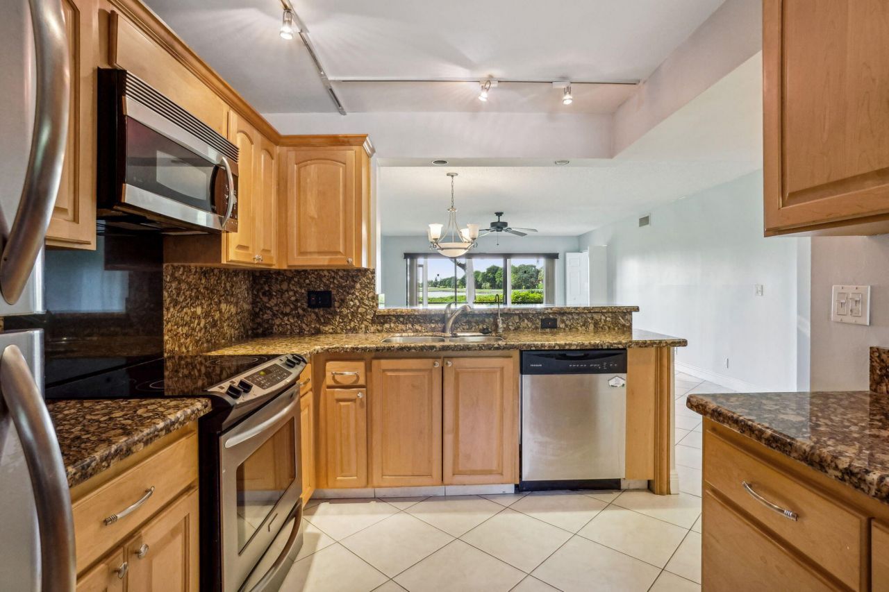 2900 SW 22nd Circle, Unit 221f, Delray Beach, FL 33445 Photo