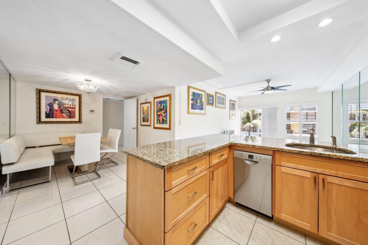 3230 S Ocean Boulevard, Unit B203, Palm Beach, FL 33480 Photo