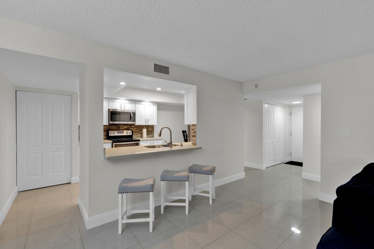 955 Dotterel 2104 Road, Unit 2104, Delray Beach, FL 33444 Photo