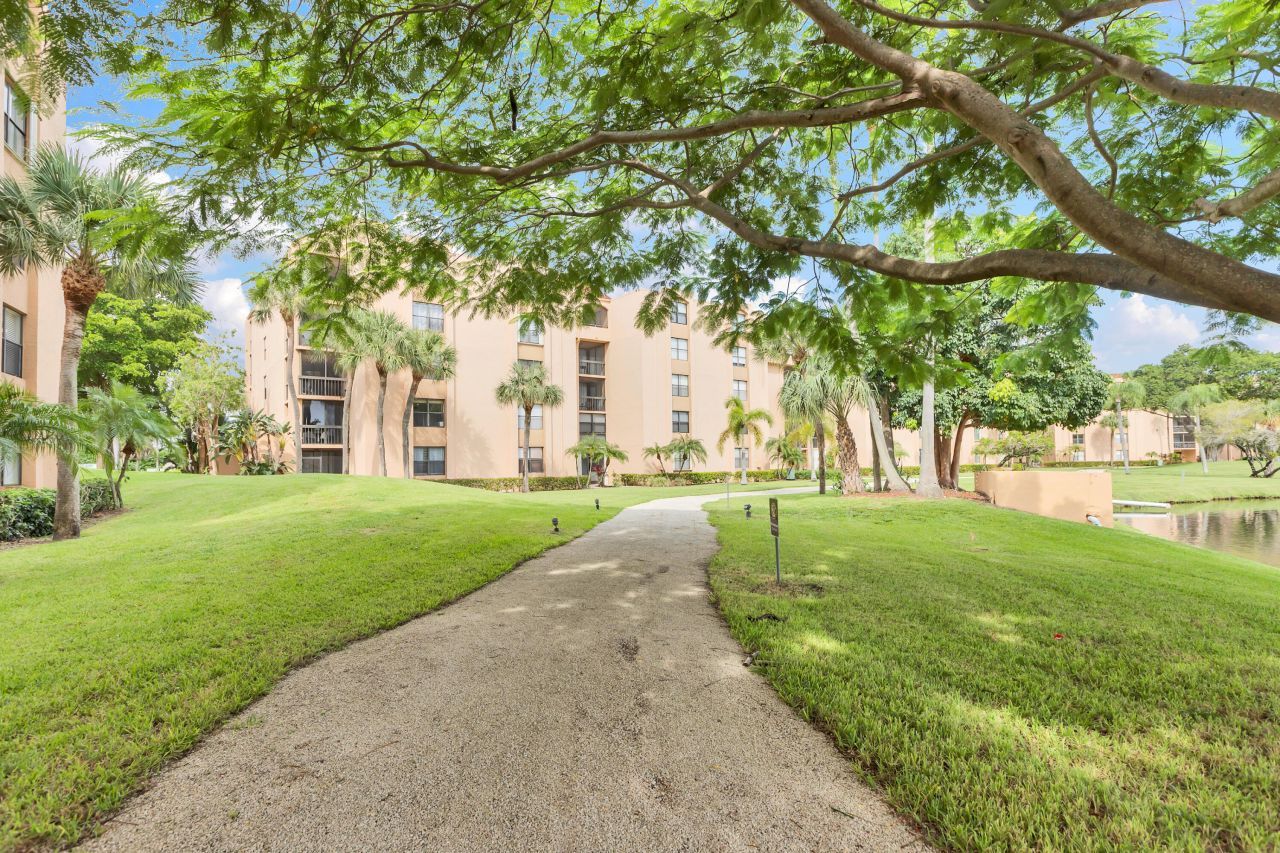 955 Dotterel 2104 Road, Unit 2104, Delray Beach, FL 33444 Photo