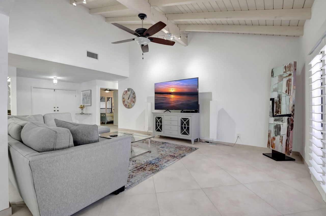 902 Foxpointe Circle, Delray Beach, FL 33445 Photo