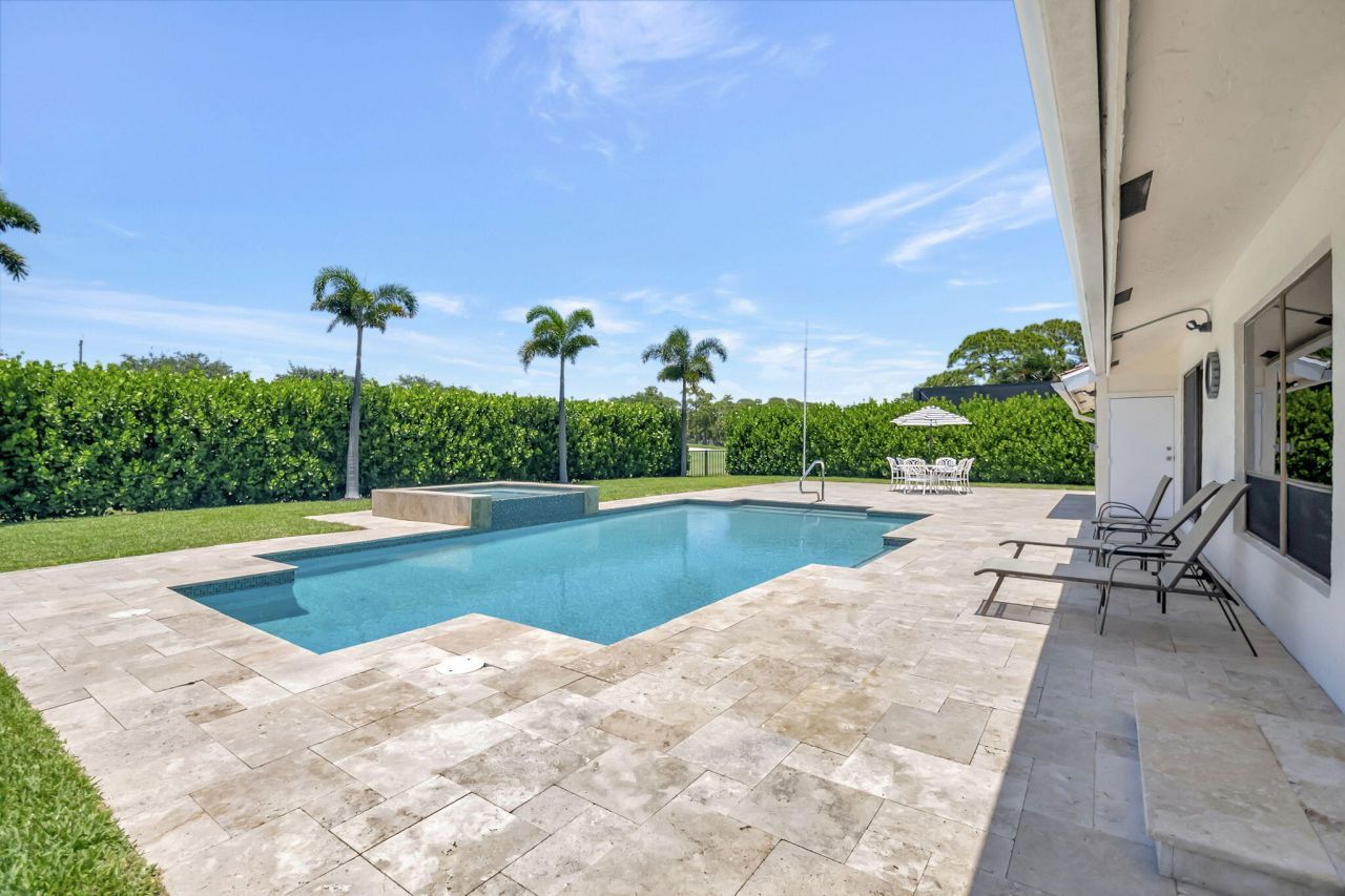 902 Foxpointe Circle, Delray Beach, FL 33445 Photo