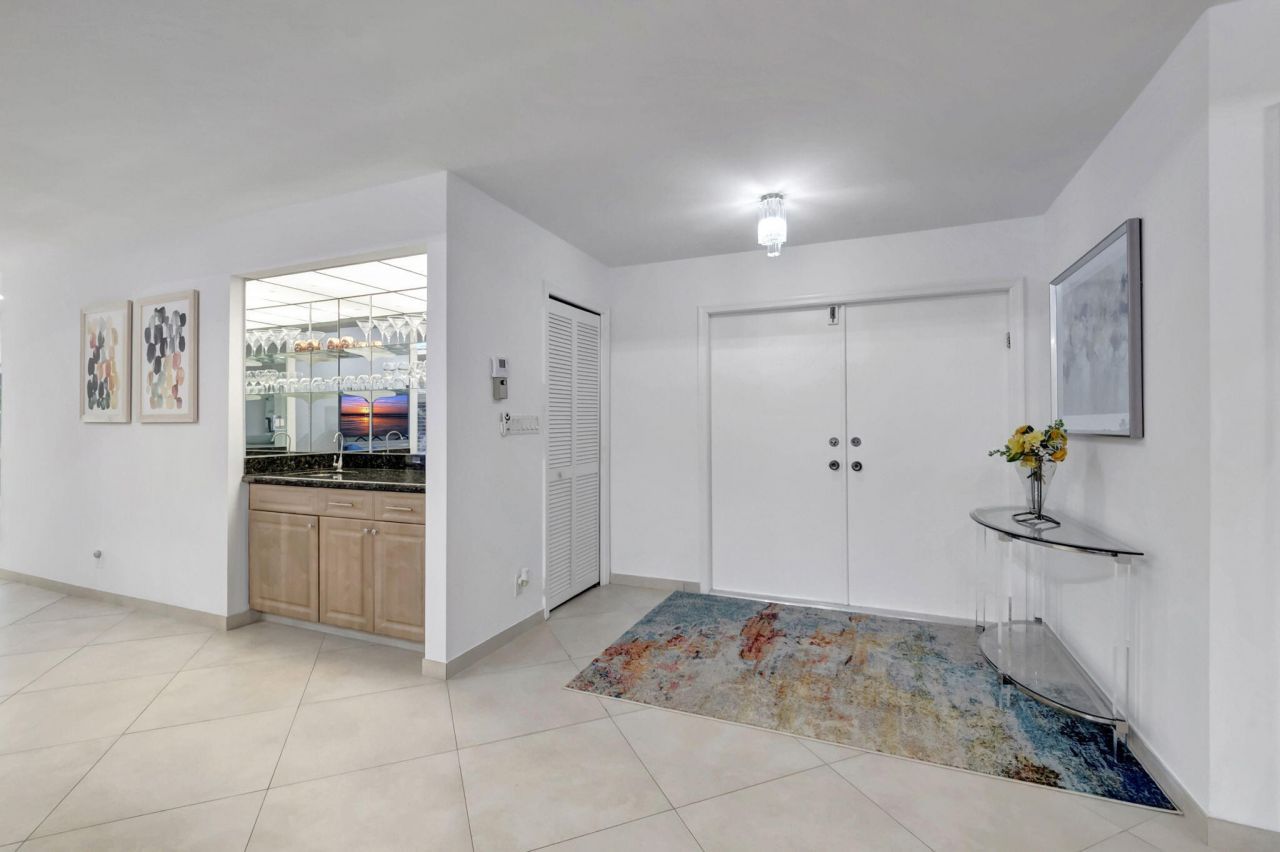 902 Foxpointe Circle, Delray Beach, FL 33445 Photo