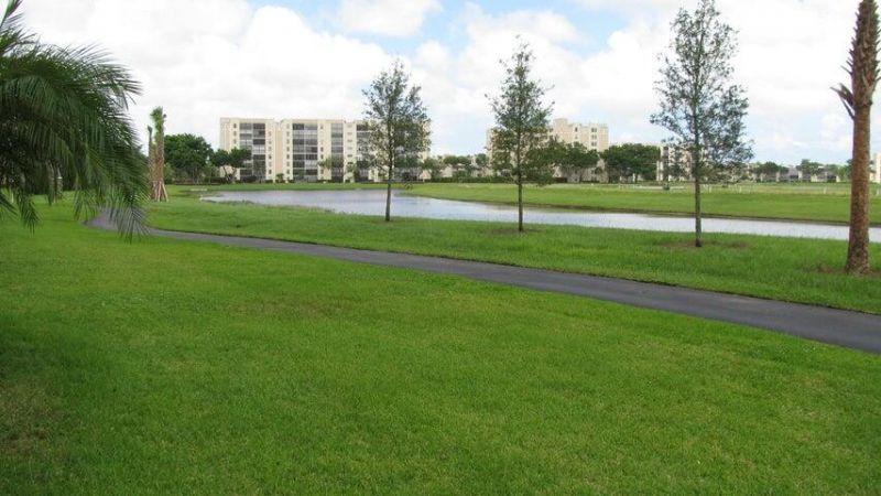 7260 Kinghurst Drive, Unit 107, Delray Beach, FL 33446 Photo
