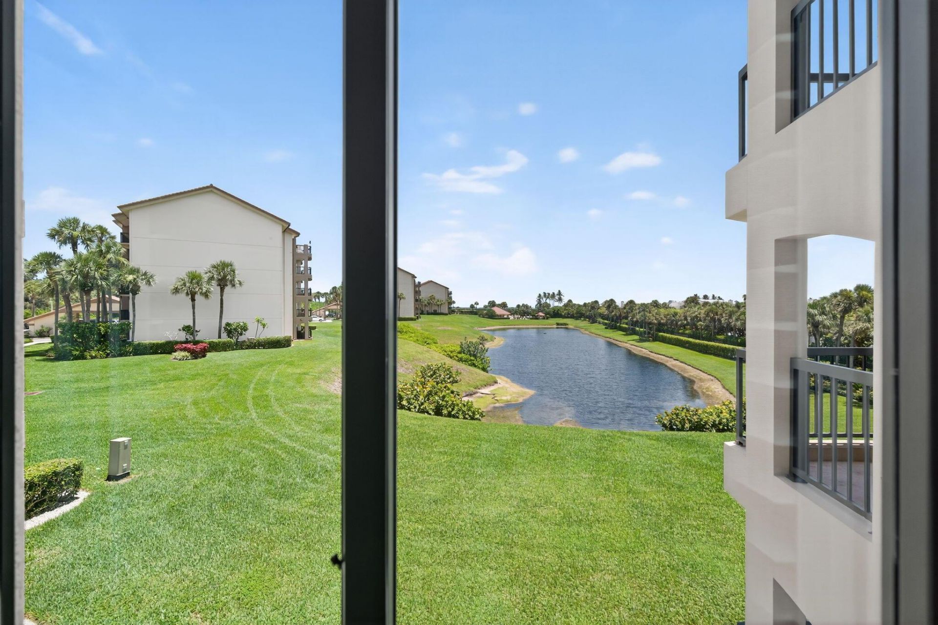 401 Ocean Bluffs Boulevard, Unit 205, Jupiter, FL 33477 Photo