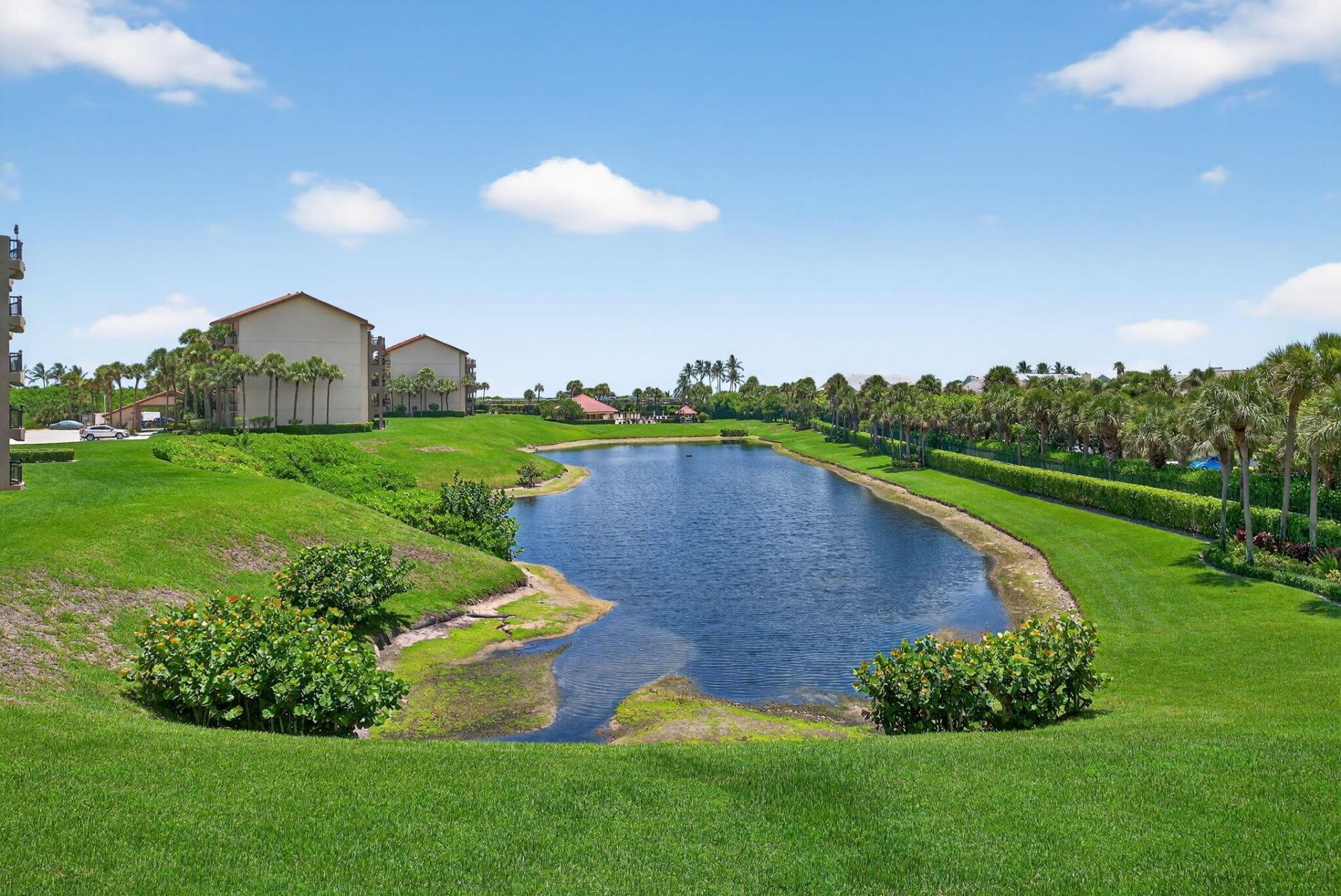 401 Ocean Bluffs Boulevard, Unit 205, Jupiter, FL 33477 Photo