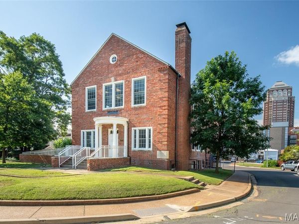 7530 Maryland Avenue, Clayton, MO 63105