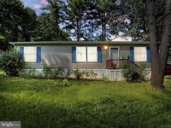 1685 LIBERTY DRIVE, CHAMBERSBURG, PA 17202