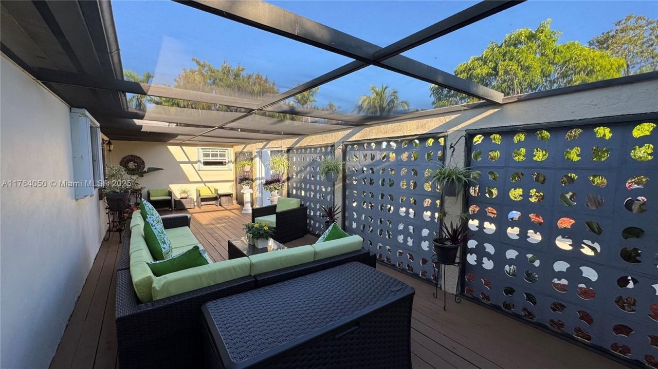 8720 SW 192nd Ter, Cutler Bay, FL 33157 Photo