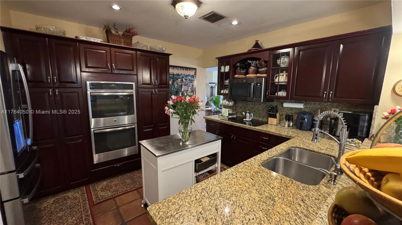 8720 SW 192nd Ter, Cutler Bay, FL 33157 Photo