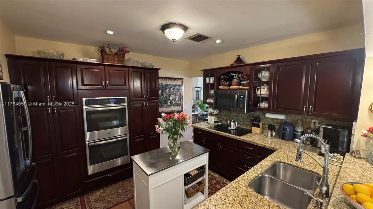 8720 SW 192nd Ter, Cutler Bay, FL 33157 Photo