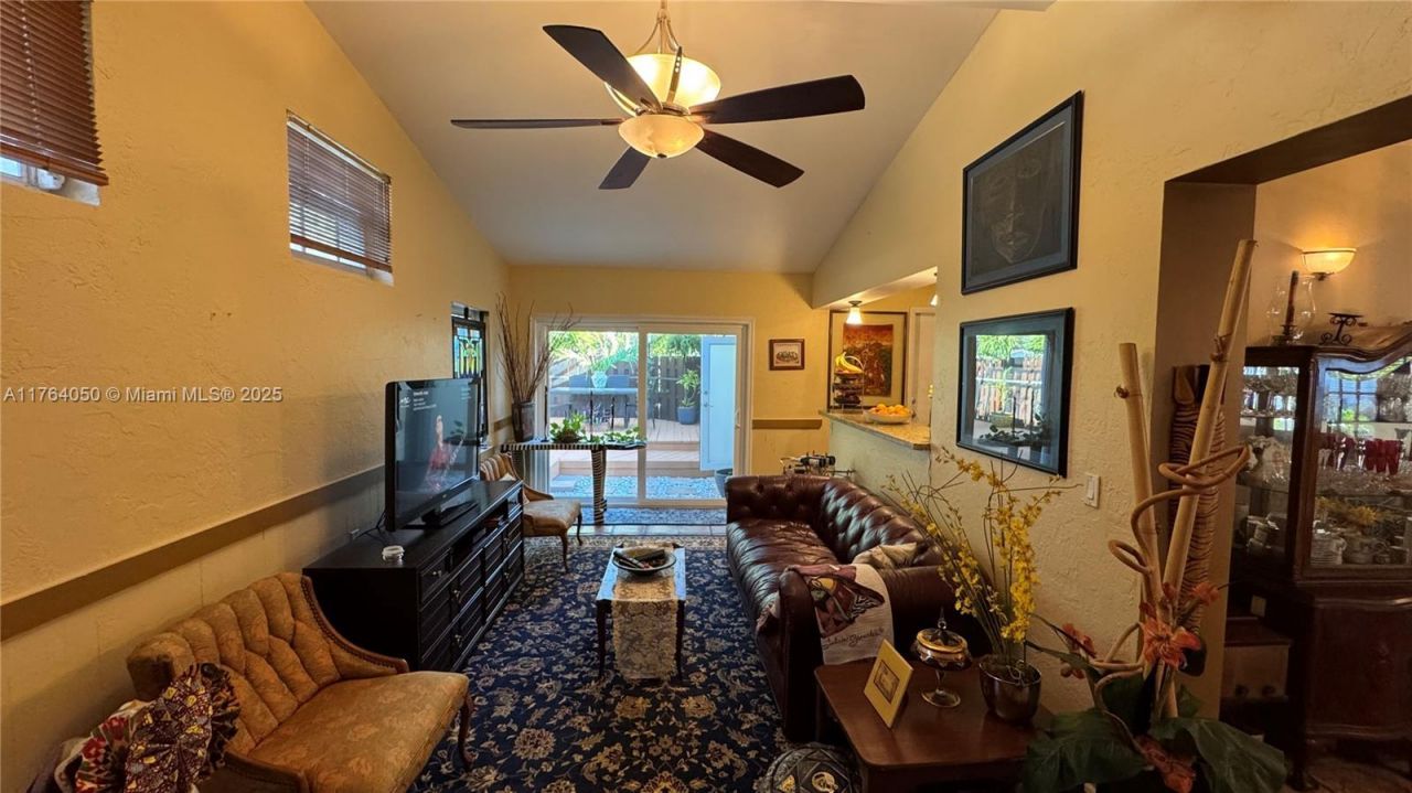 8720 SW 192nd Ter, Cutler Bay, FL 33157 Photo